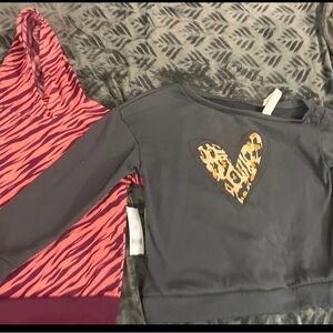 Chic Off-the-Shoulder Gray Sweater with Leopard Heart